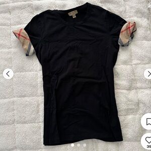 Burberry navy t shirt small